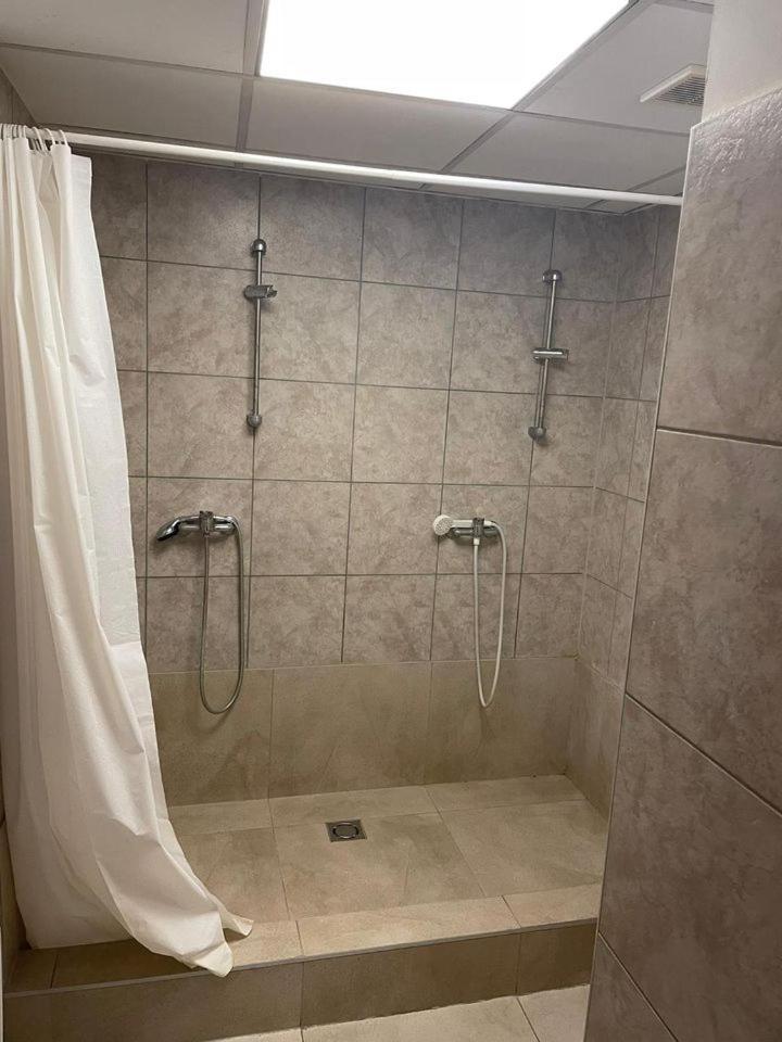 Viola Hostel Budapest Exteriör bild