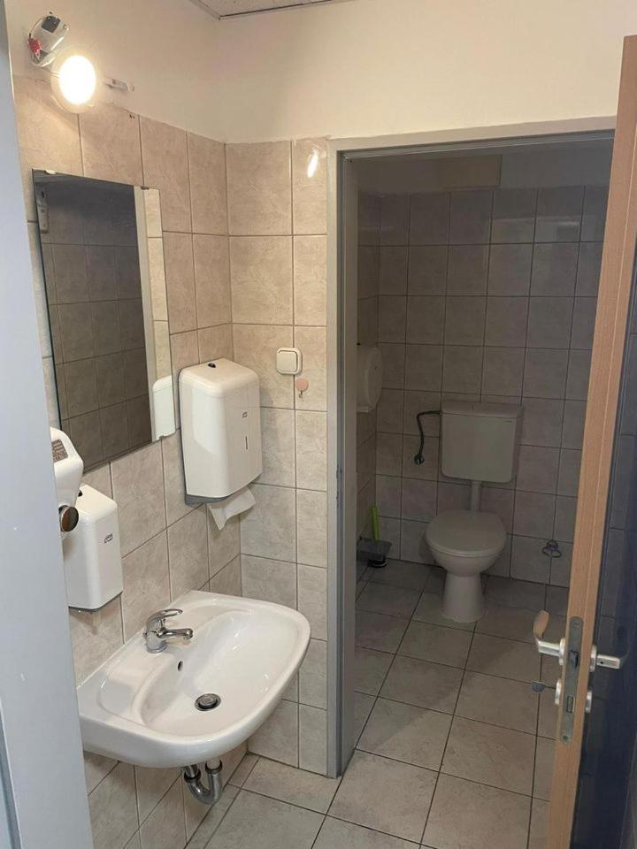 Viola Hostel Budapest Exteriör bild
